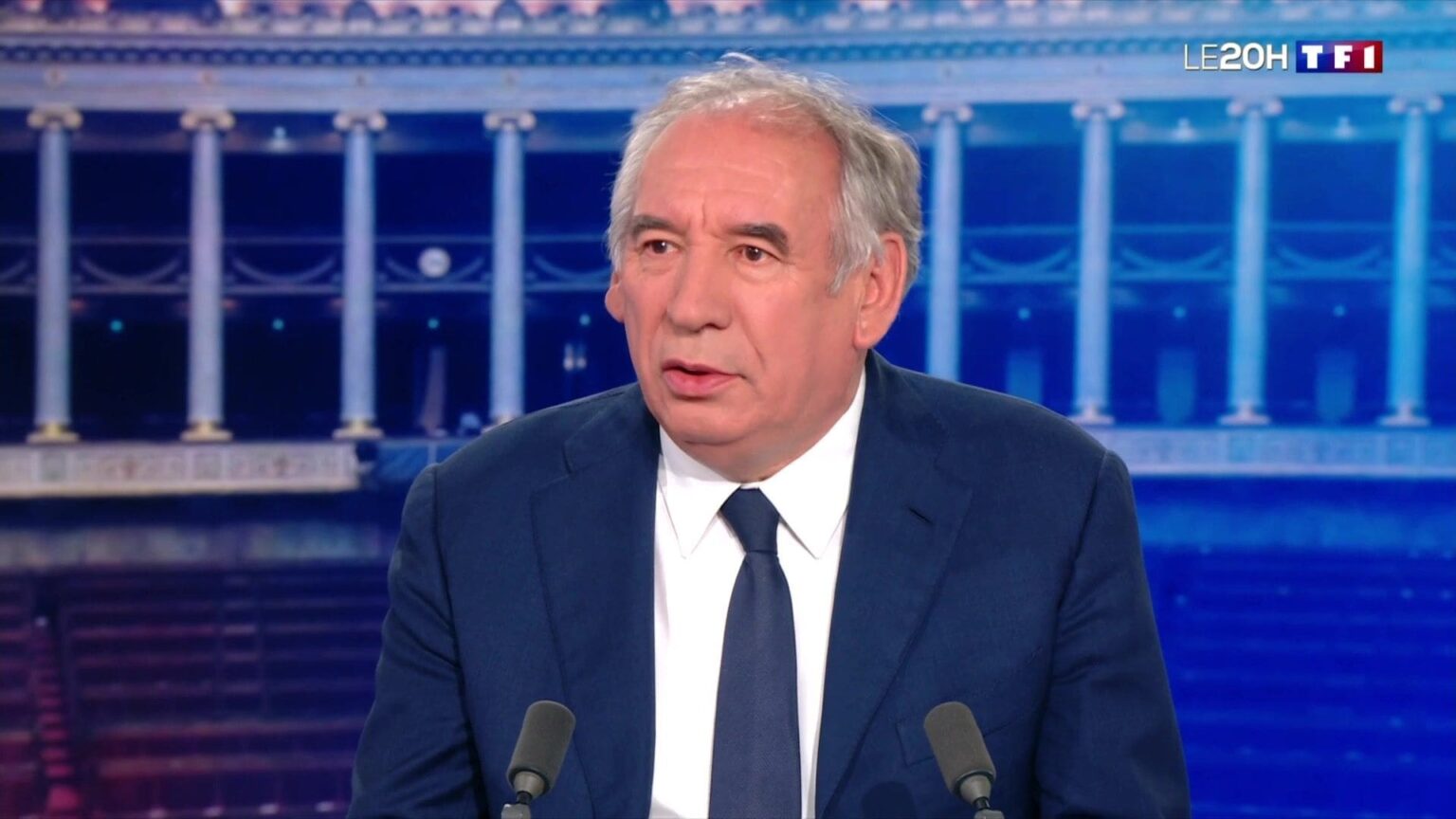 François Bayrou TVA auto-entrepreneurs