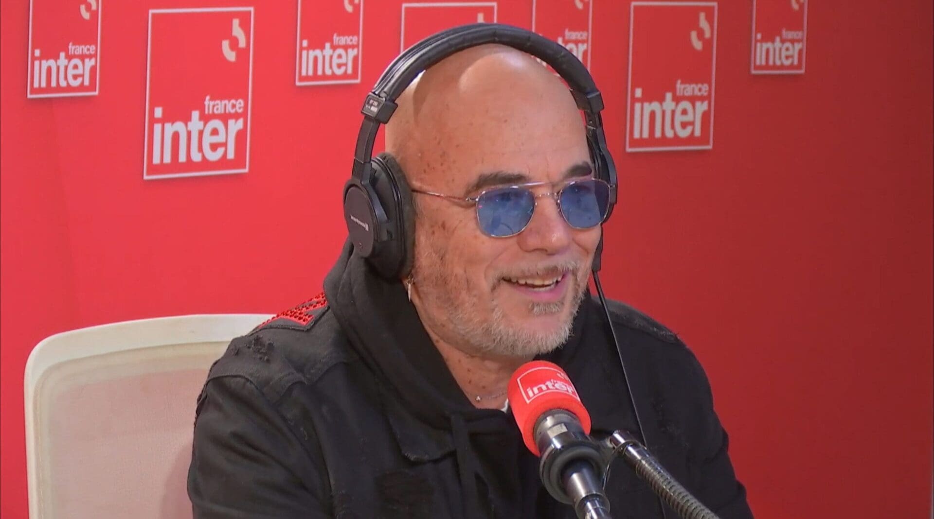 Pascal Obispo chante son attachement à la France avec Notre Dame et la France