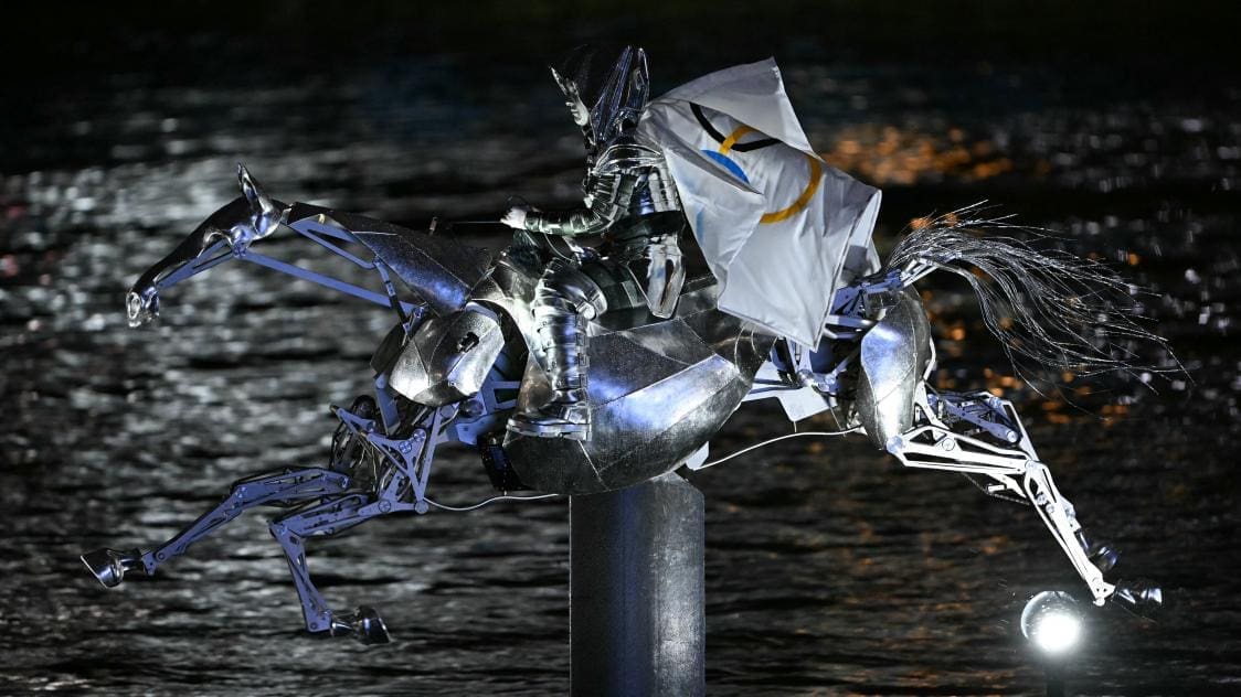 ZEUS, le cheval métallique des JO de Paris 2024, entame une tournée en France et en Europe
