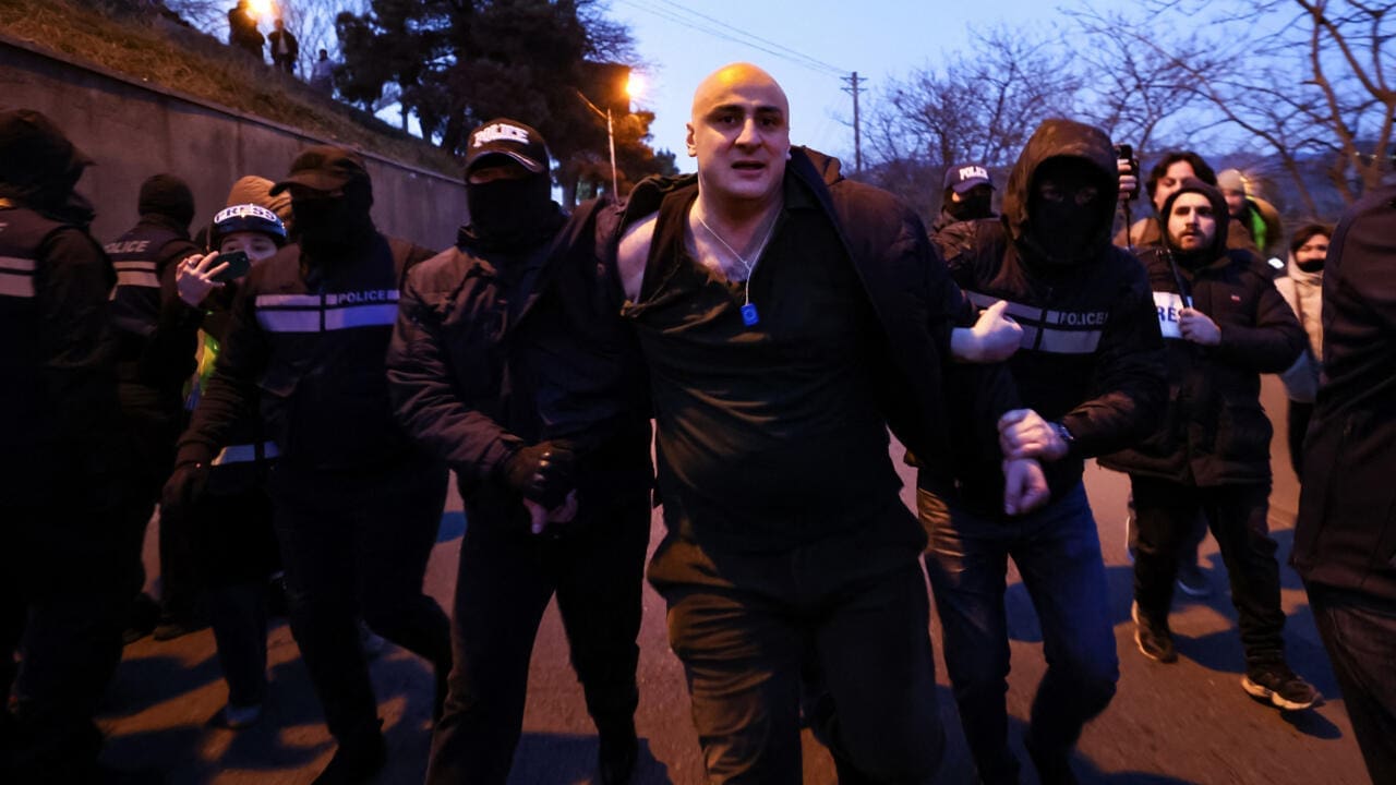 Géorgie : l’opposition pro-européenne réprimée, l’UE condamne les violences