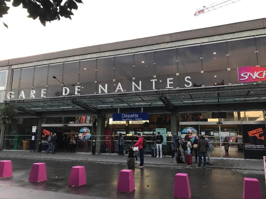 Téléphone en haut-parleur à la gare de Nantes : un voyageur verbalisé à 200 euros