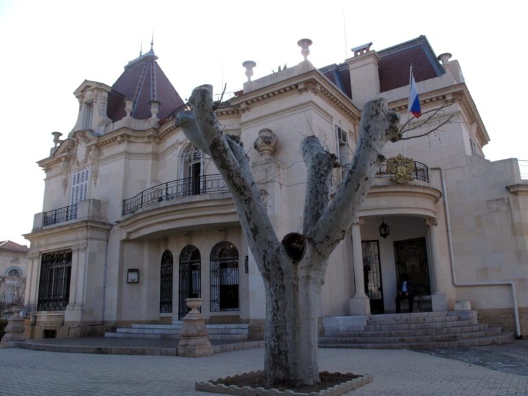 Explosion au consulat de Russie à Marseille : deux engins explosifs lancés, pas de blessé