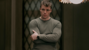 La montre portée par Gabriel Basso dans The Night Agent est superbe… et ne coûte que 60 euros