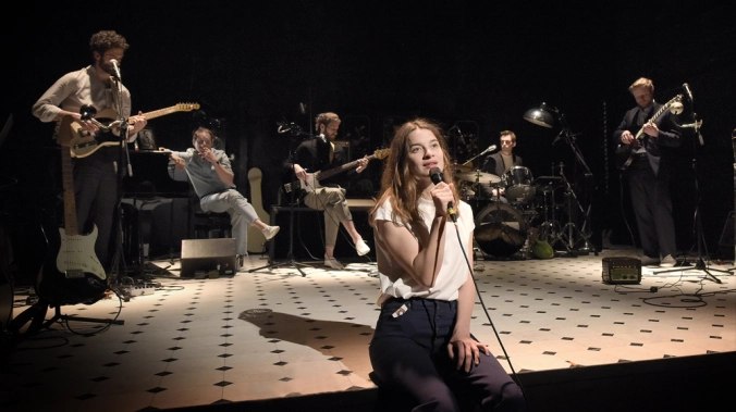 Les Serge (Gainsbourg Point Barre) : la musique de Gainsbourg réinventée par la Comédie-Française