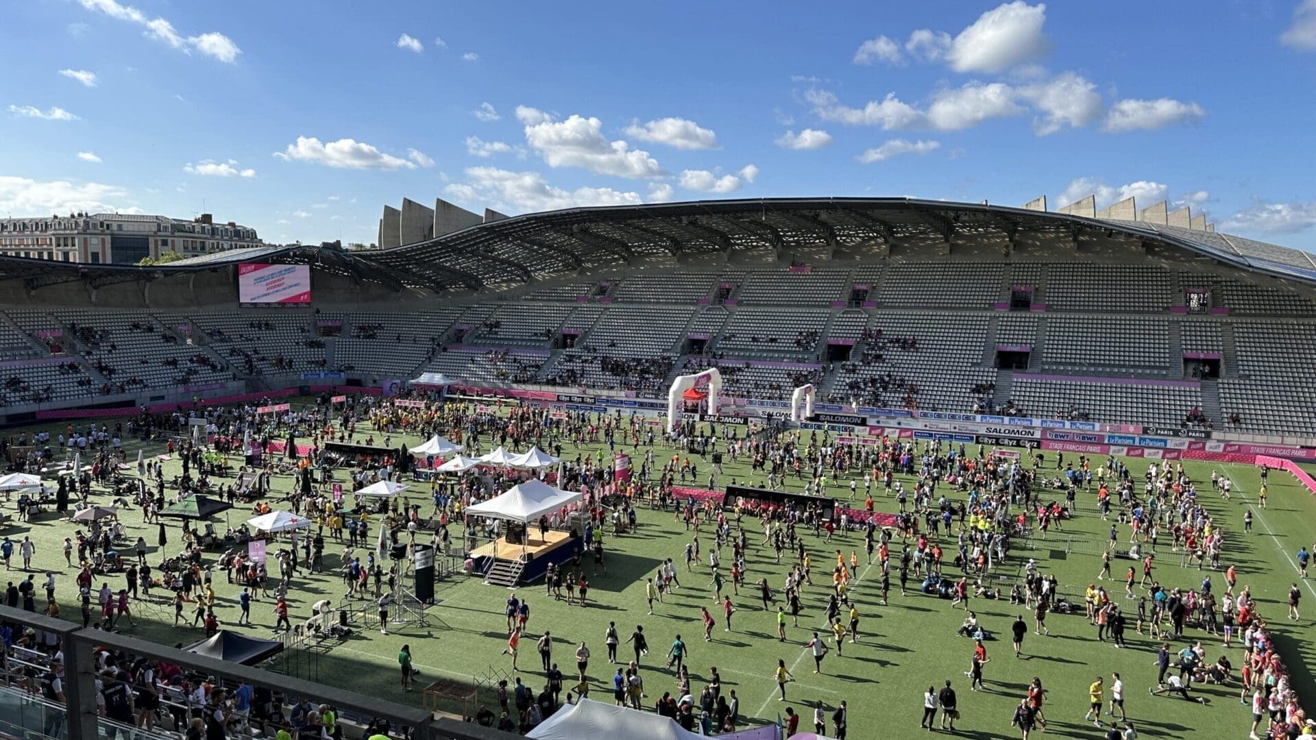 Le Stade jean bouin pour la course par équipe « ekiden » en juin 2024 – crédit photo « thibaud vezirian, entrevue ».