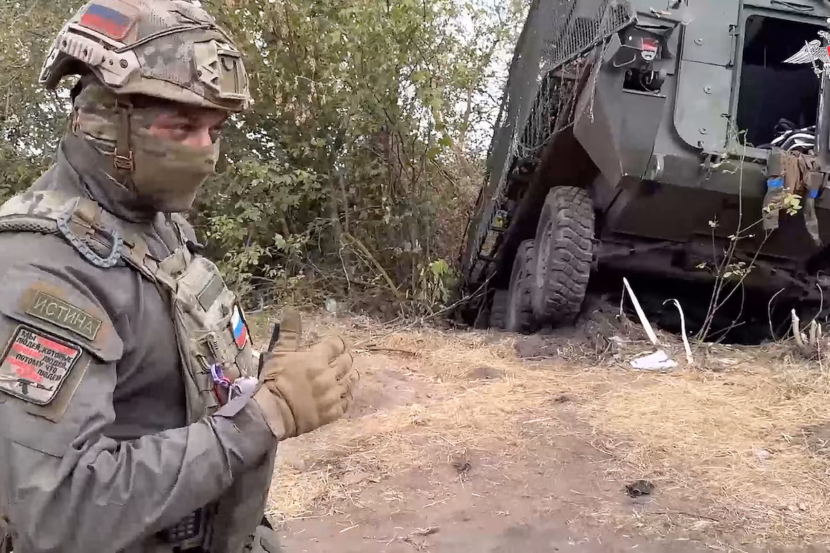 Kyiv fait prisonniers 909 soldats russes à Koursk