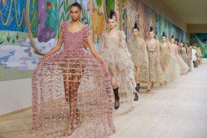La haute couture à Paris: un mélange de créativité et de tradition pour la saison printemps-été 2025