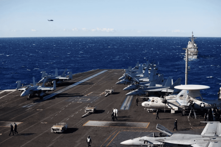 La marine américaine relève le commandant du porte-avions « Truman » après un accident de collision