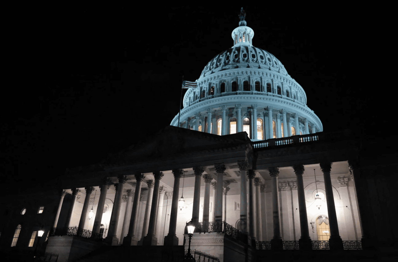 La Commission des affaires étrangères du Sénat américain : Washington doit garantir la présence de l'Ukraine à la table des négociations