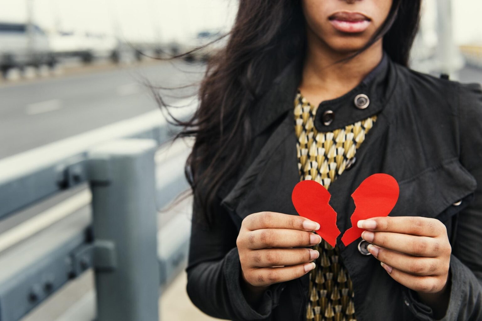 Le syndrome du cœur brisé quand le chagrin affecte la santé cardiaque