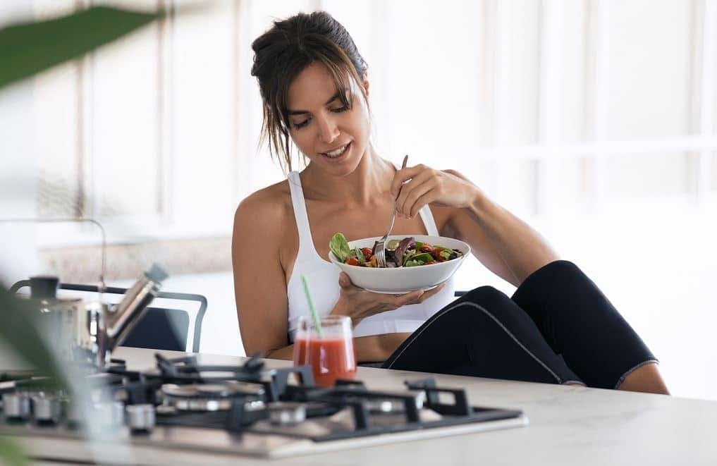 Lequel est préférable : manger avant ou après l'entraînement ?