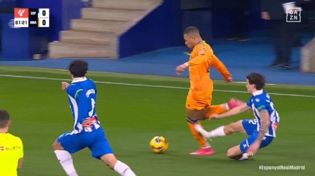 Mbappe tacle vs Espanyol