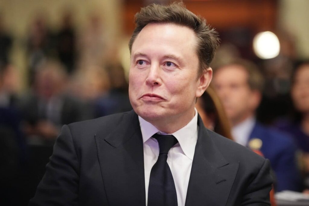 Musk demande aux fonctionnaires fédéraux de soumettre des rapports sur leurs réalisations demain ou de démissionner