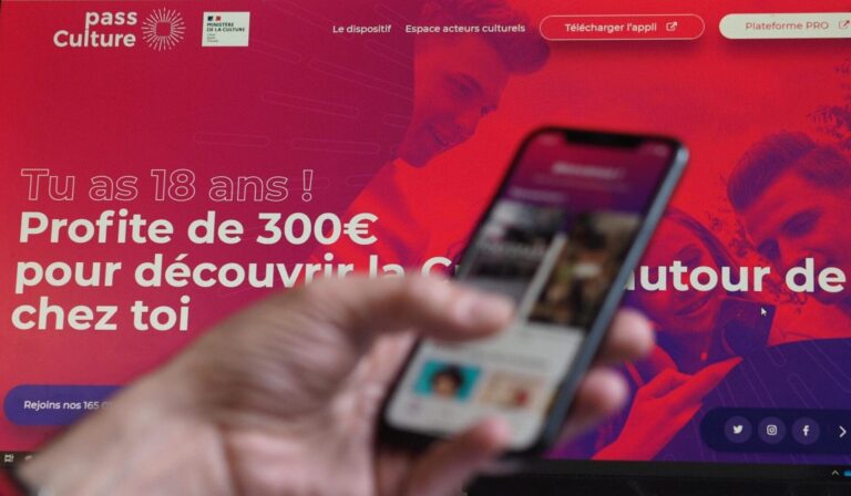 Pass Culture : un gel budgétaire brutal qui met en péril les sorties scolaires