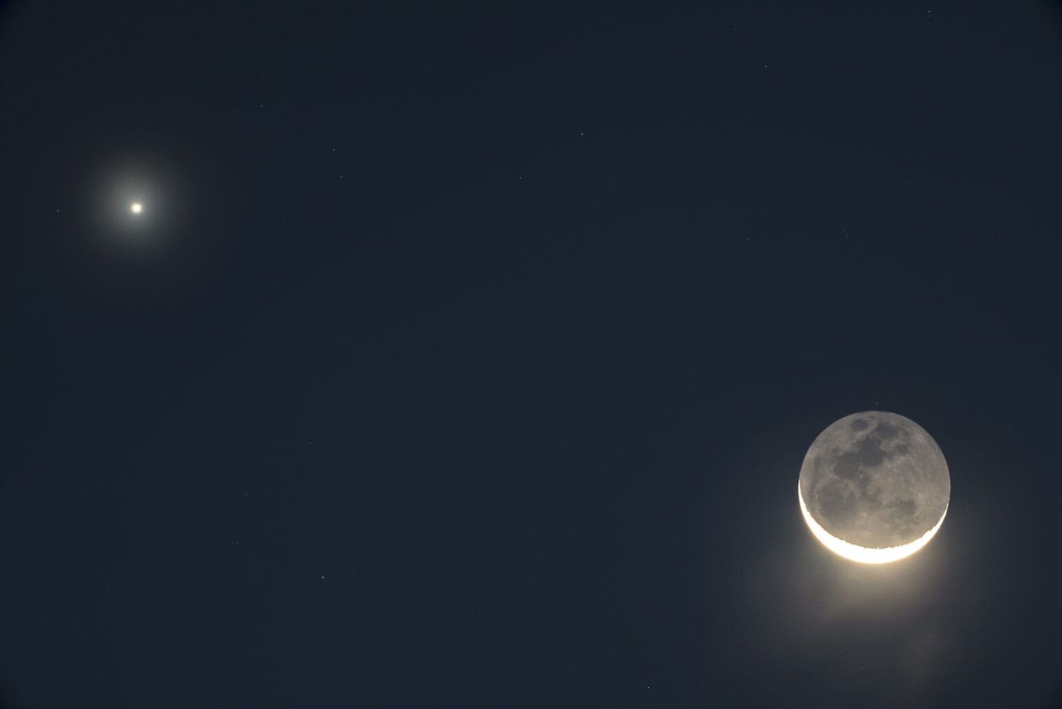 Vénus et le croissant lunaire, 19 août 2017