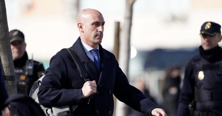 Rubiales devant le tribunal : Hermoso n'a pas refusé d'être embrassée