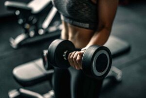 Tu es en pleine forme… Si tu peux soulever ces poids !