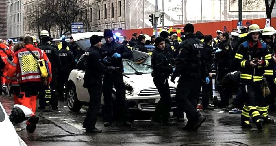 Une voiture fonce sur la foule à Munich en Allemagne