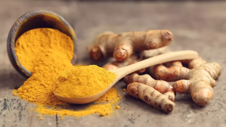 Tout ce que vous devez savoir sur l'utilisation du curcuma pour la peau