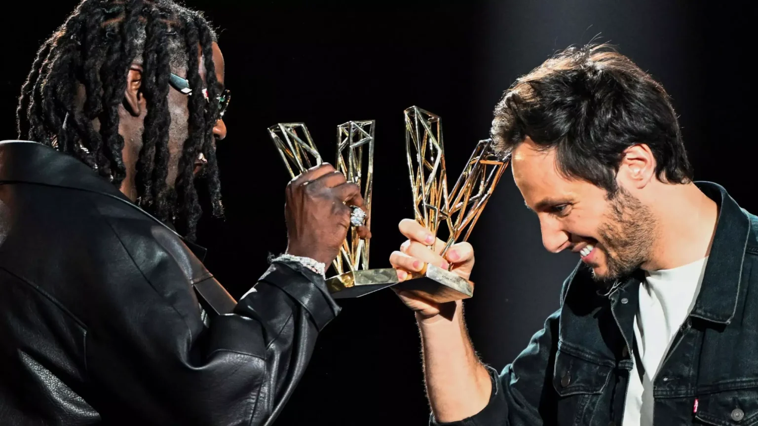 dc4871a73833f4eba0443fa2effe345f827683c66ddb7861430768579948ebf7