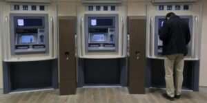 Les banques mutualisent leurs distributeurs de billets pour réduire les coûts