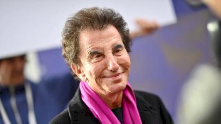 Jack Lang hospitalisé après avoir été agressé lors d’un rassemblement à Paris contre la pédocriminalité