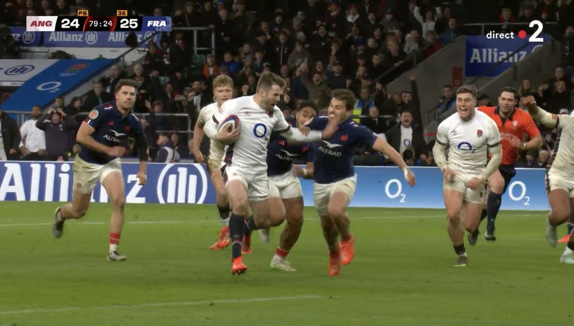 Rugby - Le XV de France battu par l’Angleterre à la dernière minute
