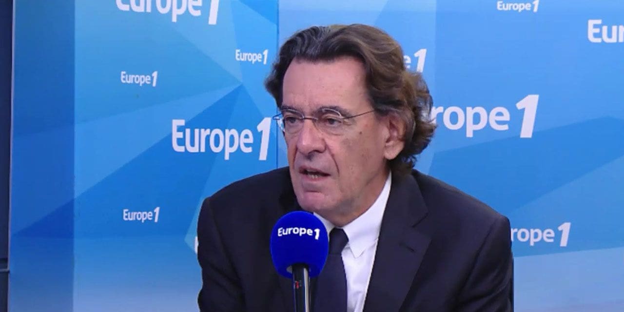 Luc Ferry défend Sarkozy: «Je suis scandalisé qu’un ancien président soit sous bracelet électronique.»