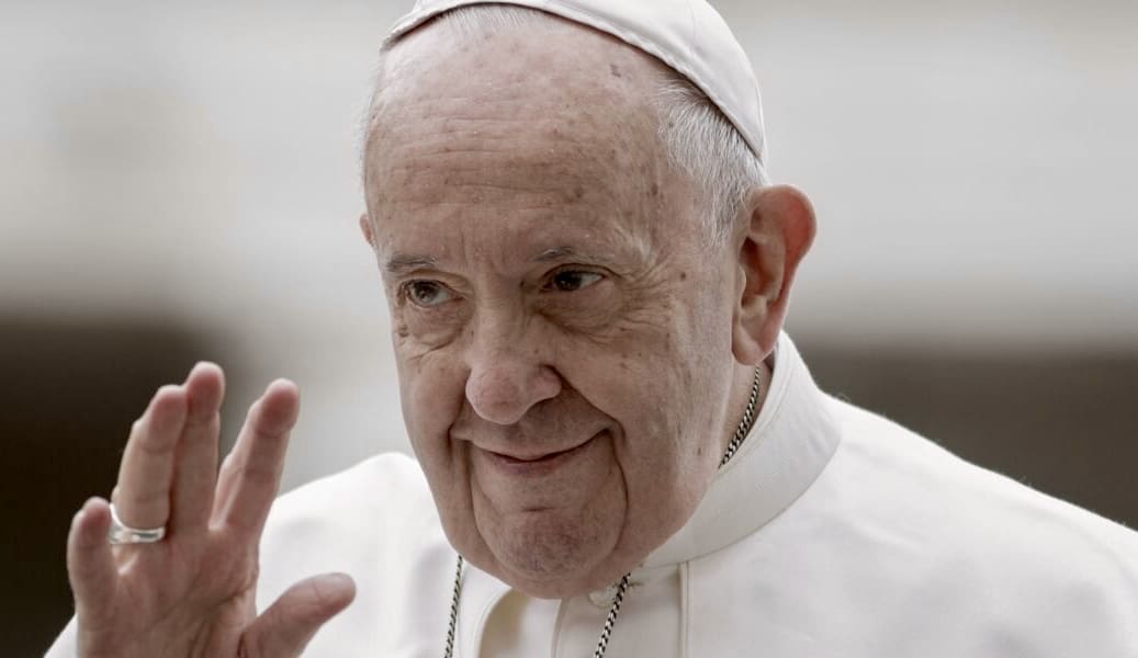 Le pape François «n’est pas hors de danger» selon son médecin