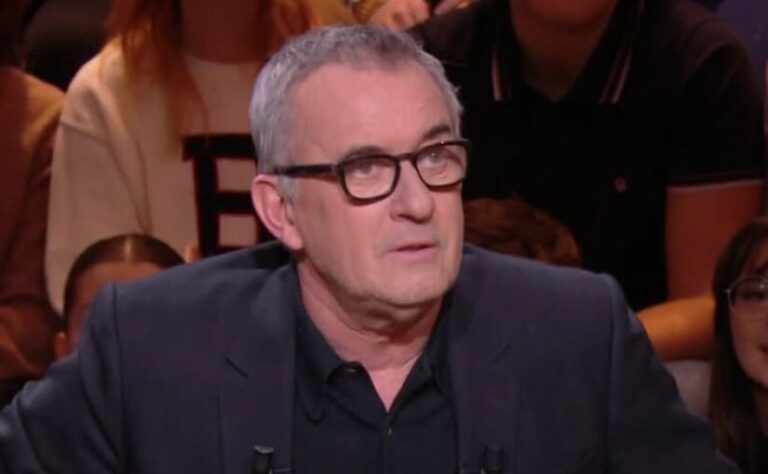 Christophe Dechavanne se met en retrait de ‘Quelle époque!’ suite à sa condamnation pour conduite sous l’emprise de stupéfiants