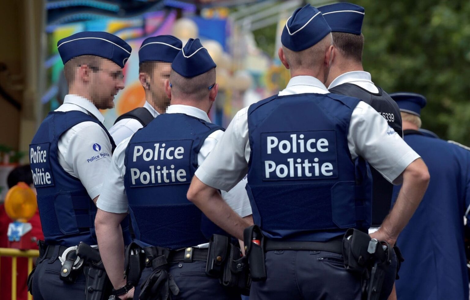 nord-deux-policiers-belges-arretes-avec-13-migrants-dans-leur-camion