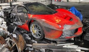 Série d’incendies criminels contre des voitures de luxe à Niort : une enquête ouverte