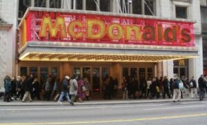 Un McDonald’s de New York interdit aux moins de 20 ans après une série d’incidents