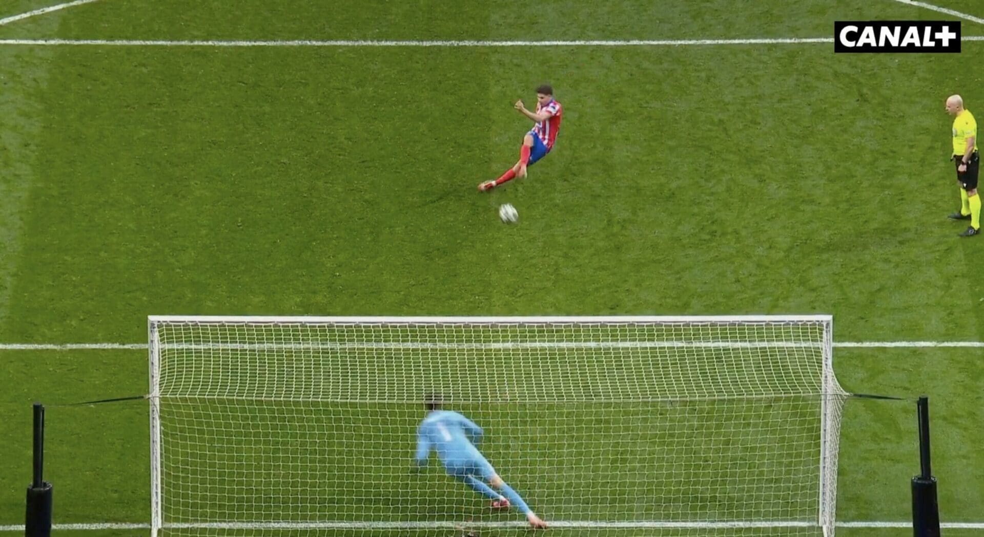 Au bout de la nuit, le Real Madrid s'en sort aux tirs au but face à l'Atlético de Madrid, le penalty de Julian Alvarez refusé !