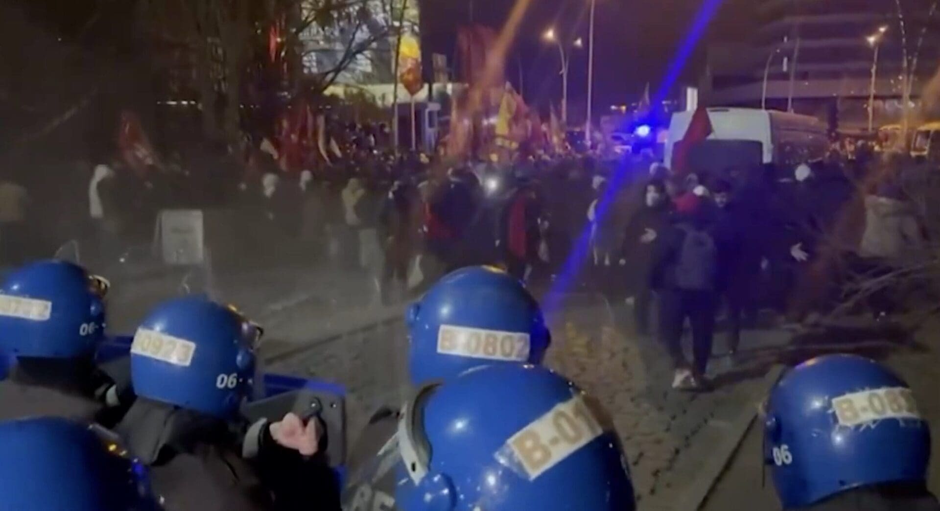 Nouveau coup de force autoritaire en Turquie, les manifestations pour la démocratie se poursuivent malgré la répression