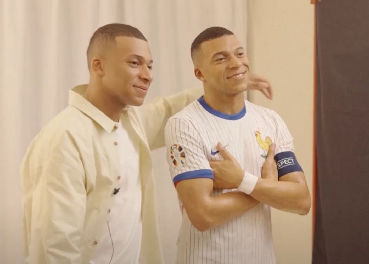 — &Quot;C'est Surréaliste !&Quot;