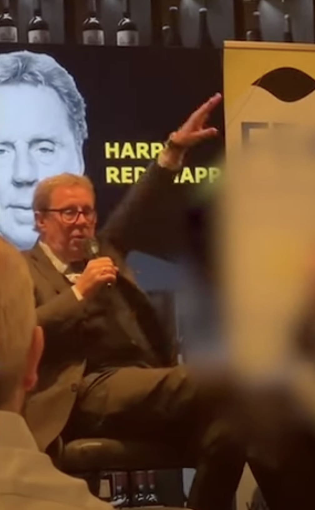 — Accent Allemand, &Quot;Ja&Quot; Et Étrange Salut Nazi