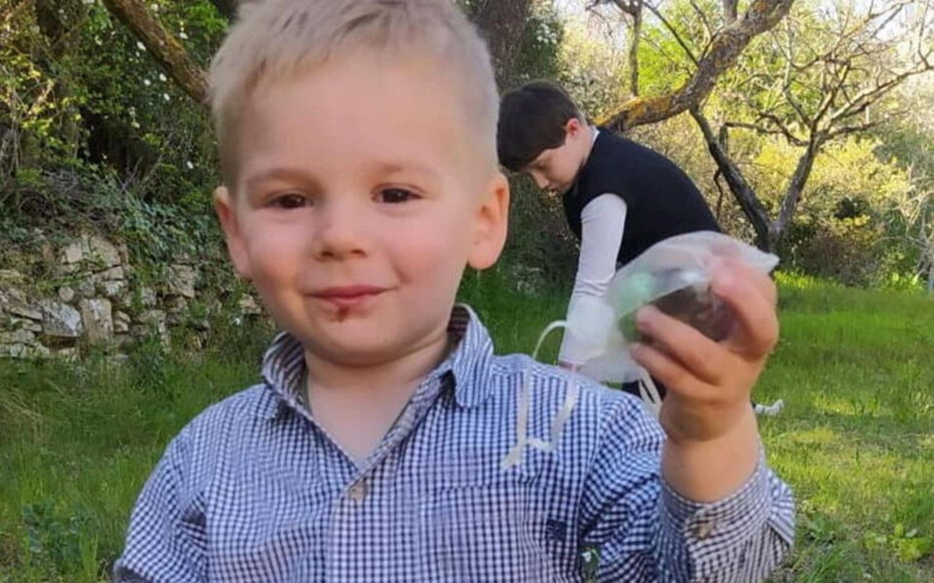 Mort du petit Émile: des traces d’ADN n’appartenant pas à la famille découvertes sur ses vêtements et ses ossements