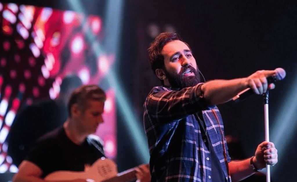 Exécution de la peine de flagellation contre un chanteur iranien pour avoir soutenu le mouvement des femmes