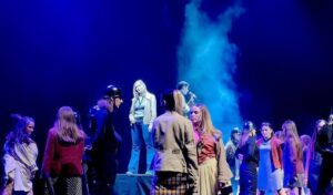 “Mourir d’Aimer” : une comédie musicale entre passion et révolution au Théâtre du Gymnase