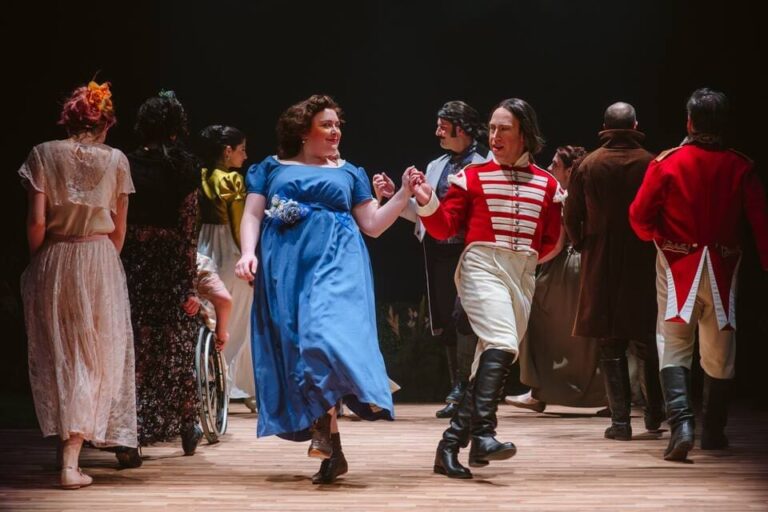 “Orgueil & Préjugés… ou presque” : une adaptation jubilatoire et impertinente à découvrir à Paris !
