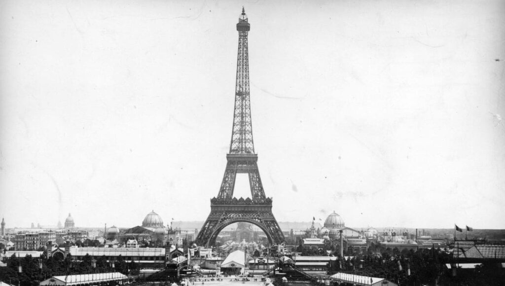 C’était un 31 mars : La Tour Eiffel domine Paris