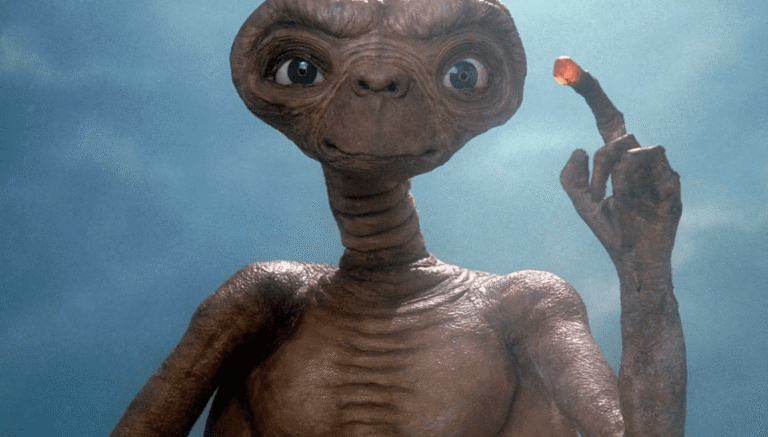 Un modèle original du personnage "E.T." mis en vente aux enchères
