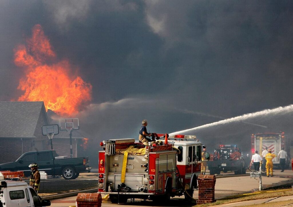 LA VIDEO - Des avions et des camions envoyés pour combattre les incendies de forêt en oklahoma