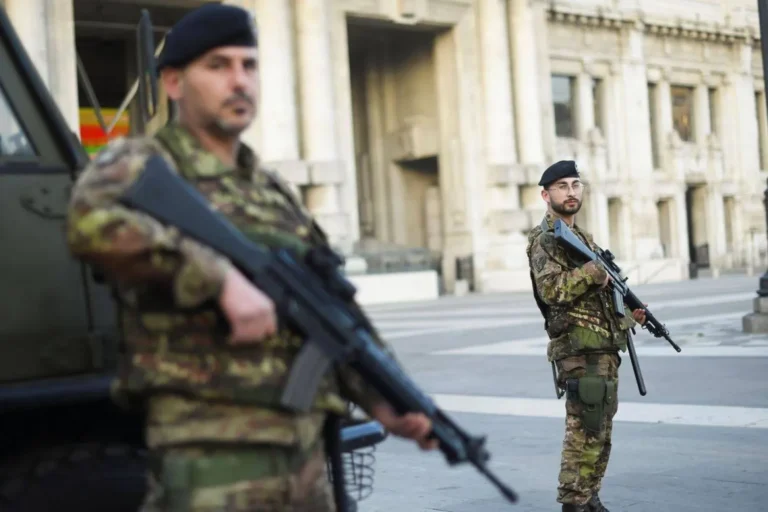 L'Italie envisage d'augmenter son armée de 40.000 soldats
