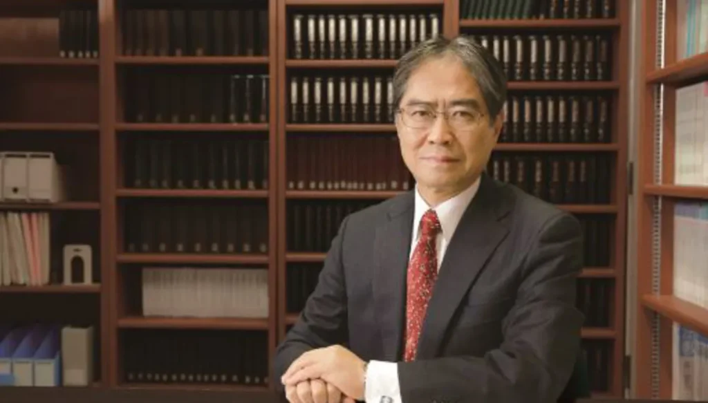La Cour internationale de justice élit le juge Yuji Iwasawa comme nouveau président pour achever le mandat de Nawaf Salam.