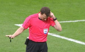 La FIFA accorde aux chaînes de télévision le droit d’exploiter les caméras des arbitres