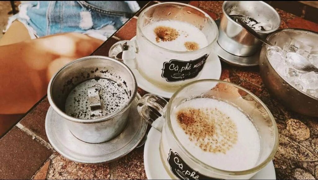 La tendance du café salé envahit les réseaux sociaux… Comment le préparer