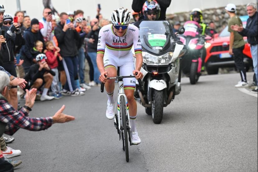 VÉLO - Le Slovène Tadej Pogacar remporte le titre de la Strade Bianche