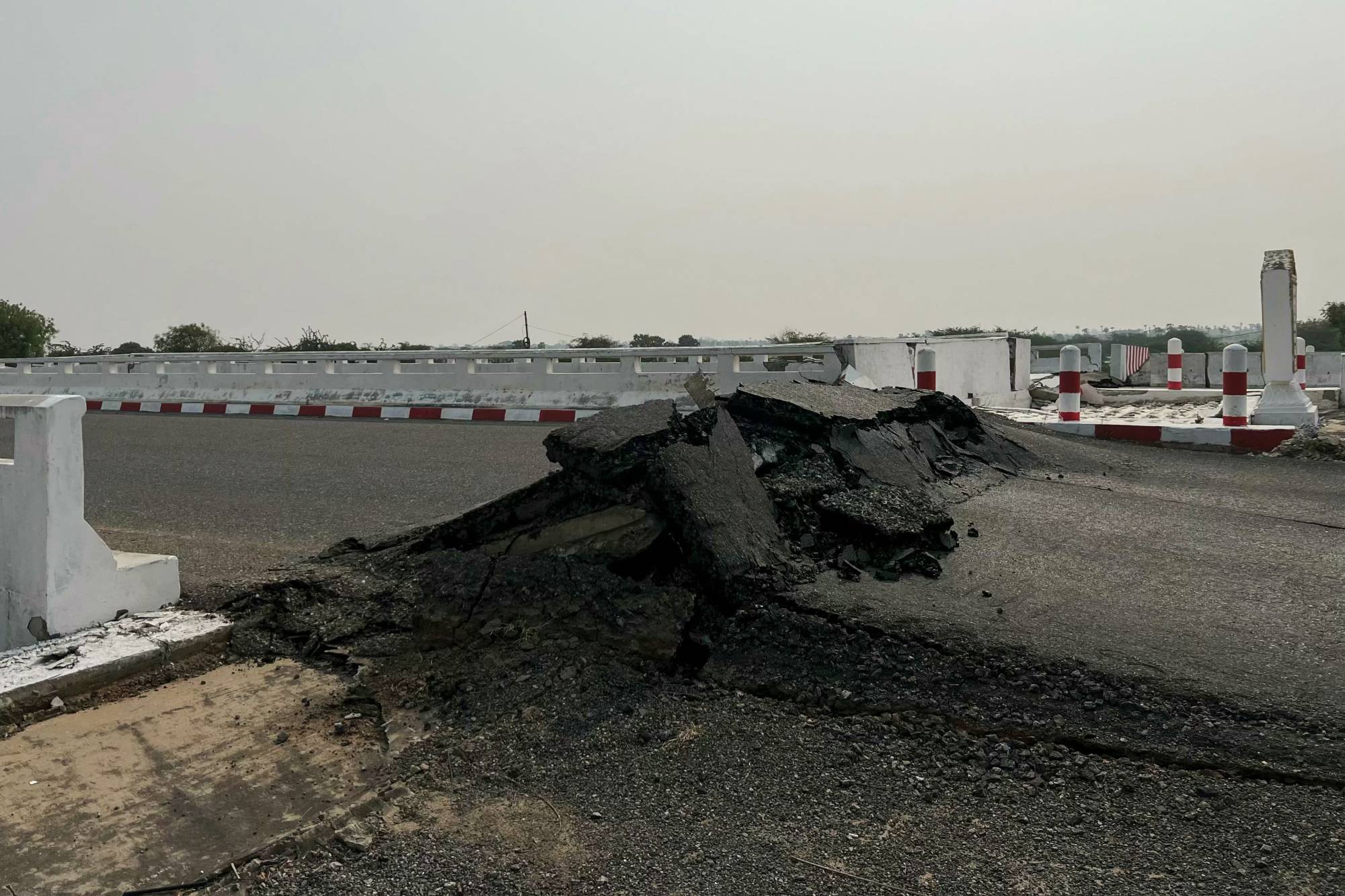 Plus de 1.000 morts suite au séisme en Birmanie. L'aide internationale commence à arriver